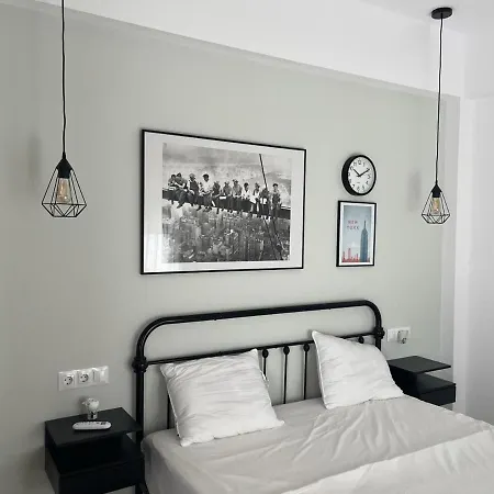 Cd-p Loft, New Charming Loft With Private Patio, Center, Quite Neighborhood