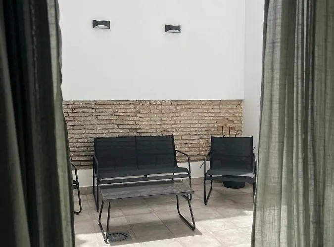 Cd-p Loft, New Charming Loft With Private Patio, Center, Quite Neighborhood *
