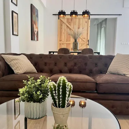 Cd-p Loft, New Charming Loft With Private Patio, Center, Quite Neighborhood * Malaga